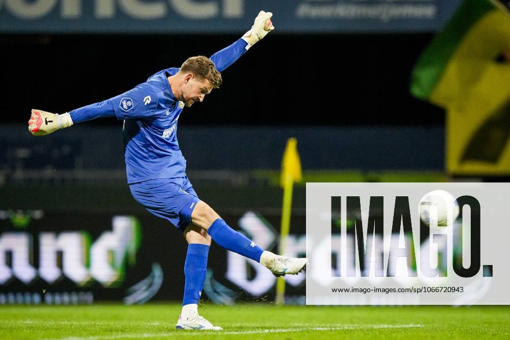 SITTARD - Fortuna Sittard goalkeeper Mattijs Branderhorst during the Dutch Eredivisie match between Fortuna Sittard and FC Utrecht at the Fortuna Sittard Stadium on September 20, 2025, in Sittard, Netherlands. ANP TOBIAS KLEUVER Eredivisie 2025 26 ANPxSportx IVx 537012211 originalFilename: 537012211