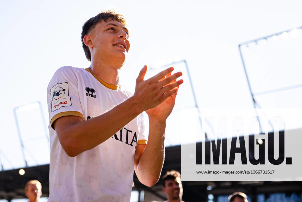 Fussball - 3. Liga - FC Ingolstadt 04 - SV Wehen Wiesbaden - 20.09.25, Profi-Debüt für Jan Matthias Becker (SVWW) -