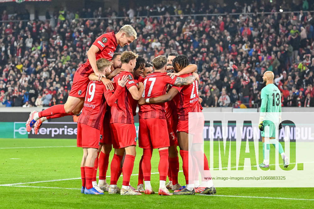 Jubel zum Tor zum 2:0 durch Maximilian Eggestein (SC Freiburg, 08) GER, SC Freiburg - FC Basel, Fussball, Europa League, 1. Spieltag, Saison 2025 2026, 24.09.2025 GER, SC Freiburg - FC Basel, Fussball, Europa League, 1. Spieltag, Saison 2025 2026, 24.09.2025 Freiburg