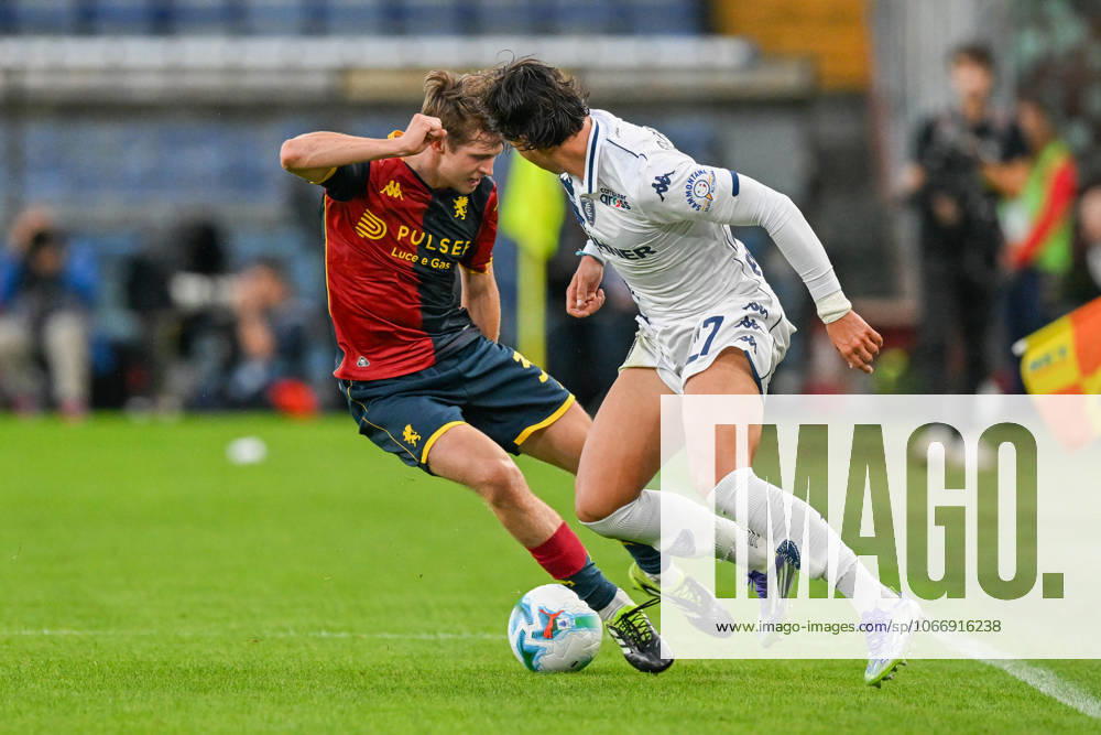 GenoaÕs Morten Frendrup fights for the ball with EmpoliÕs Brando Moruzzi during the Italian Cup soccer match between Genoa and Empoli at the Luigi Ferraris Stadium in Genoa, Italy - Thursday, Semptember 25, 2025. - Soccer .