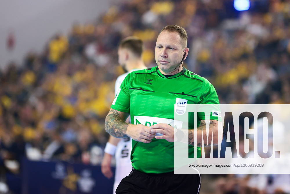 2025.09.25 Kielce Pilka reczna , Liga Mistrzow EHF , sezon 2025 26 Industria Kielce - Fuechse Berlin N z sedzia Foto Tomasz Fafara PressFocus 2025.09.25 Kielce Handball , EHF Champions League , 2025 2026 season Industria Kielce - Fuechse Berlin sedzia Credit: Tomasz Fafara PressFocus NEWSPIX.PL --- newspix.pl
