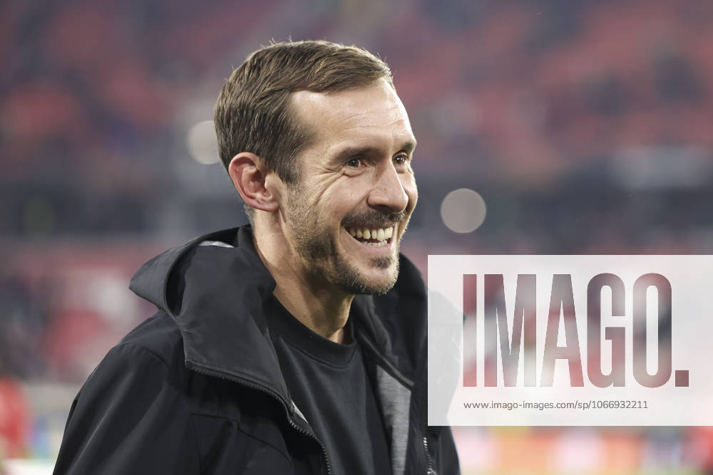 Julian Schuster (SC Freiburg, Trainer) , Deutschland, Fussball, UEFA Europa League, 1. Spieltag, 2025 2026, SC Freiburg vs. FC Basel, 24.09.2025, Stadion am Wolfswinkel, Freiburg im Breisgau, Deutschland Freiburg im Breisgau Stadion am Wolfswinkel Baden-Württemberg Deutschland