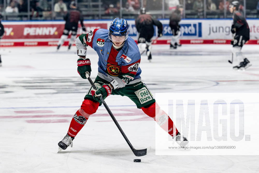Alexander Blank (Augsburger Panther, 26) beim Warmup GER, Augsburger Panther vs. Koelner Haie, Eishockey, DEL, 5. Spieltag, Saison 2025 2026, 26.09.2025. GER, Augsburger Panther vs. Koelner Haie, Eishockey, DEL, 5. Spieltag, Saison 2025 2026, 26.09.2025. Augsburg