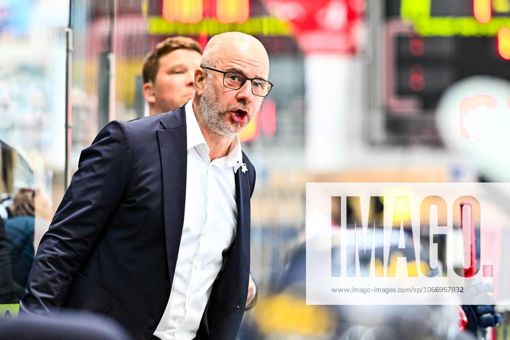 Stefan Nyman (Cheftrainer, Headcoach, Iserlohn Roosters), GER, Iserlohn Roosters vs. Fischtown Pinguins Bremerhaven, Eishockey, Penny-DEL, 5. Spieltag, Spielzeit 2025 2026, 26.09.2025, GER, Iserlohn Roosters vs. Fischtown Pinguins Bremerhaven, Eishockey, Penny-DEL, 5. Spieltag, Spielzeit 2025 2026, 26.09.2025 Iserlohn