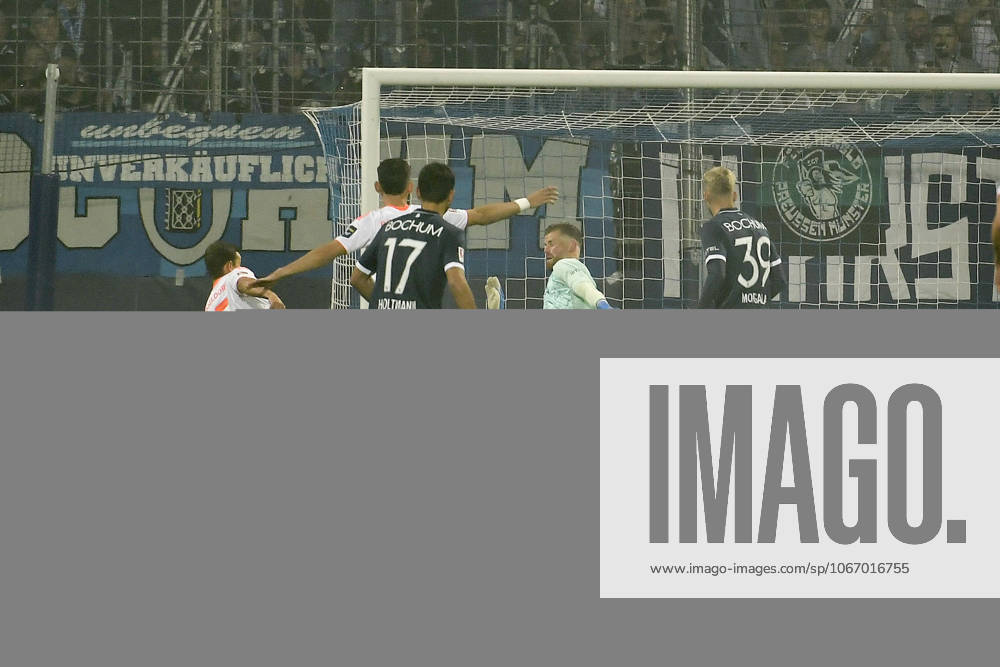 Tim Oberdorf (Duesseldorf 15) erzielt das Tor zum 0:1 27.09.2025 Fussball VfL Bochum vs Fortuna Duesseldorf, Vonovia Ruhrstadion, Bochum, DFB DFL REGULATIONS PROHIBIT ANY USE OF PHOTOGRAPHS AS IMAGE SEQUENCES AND OR QUASI-VIDE