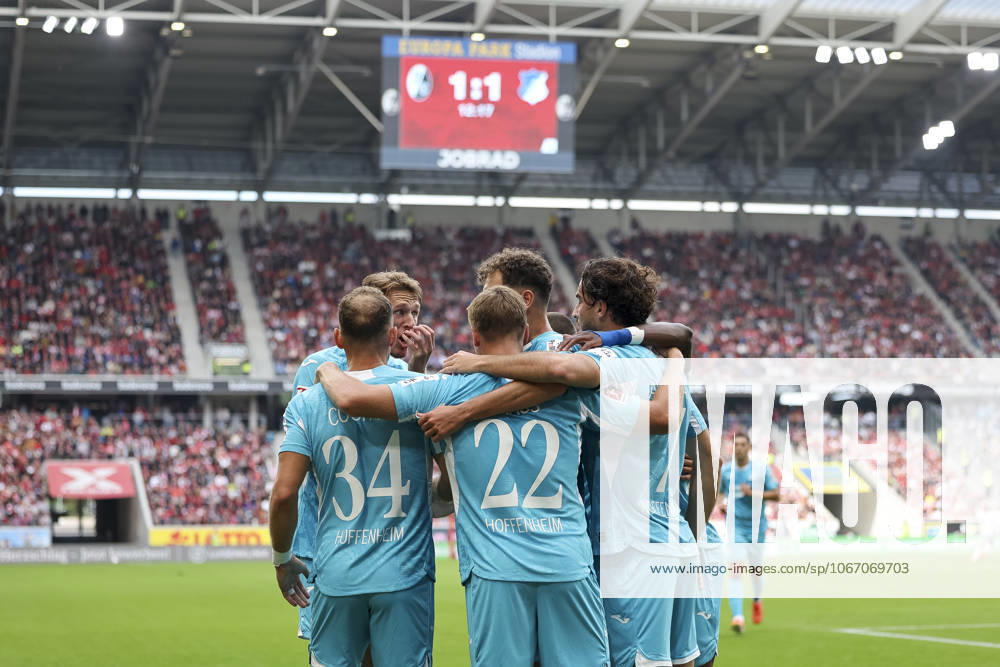 Torjubel TSG Hoffenheim beim 1:1 durch Fisnik Asllani (TSG Hoffenheim, 11) , Deutschland, Fussball, 1. Bundesliga, 5.Spieltag, 2025 2026, SC Freiburg vs. TSG 1899 Hoffenheim, 28.09.2025, Europa-Park Stadion, Freiburg im Breisgau, Deutschland Freiburg im Breisgau Europa-Park Stadion Baden-Württemberg Deutschland