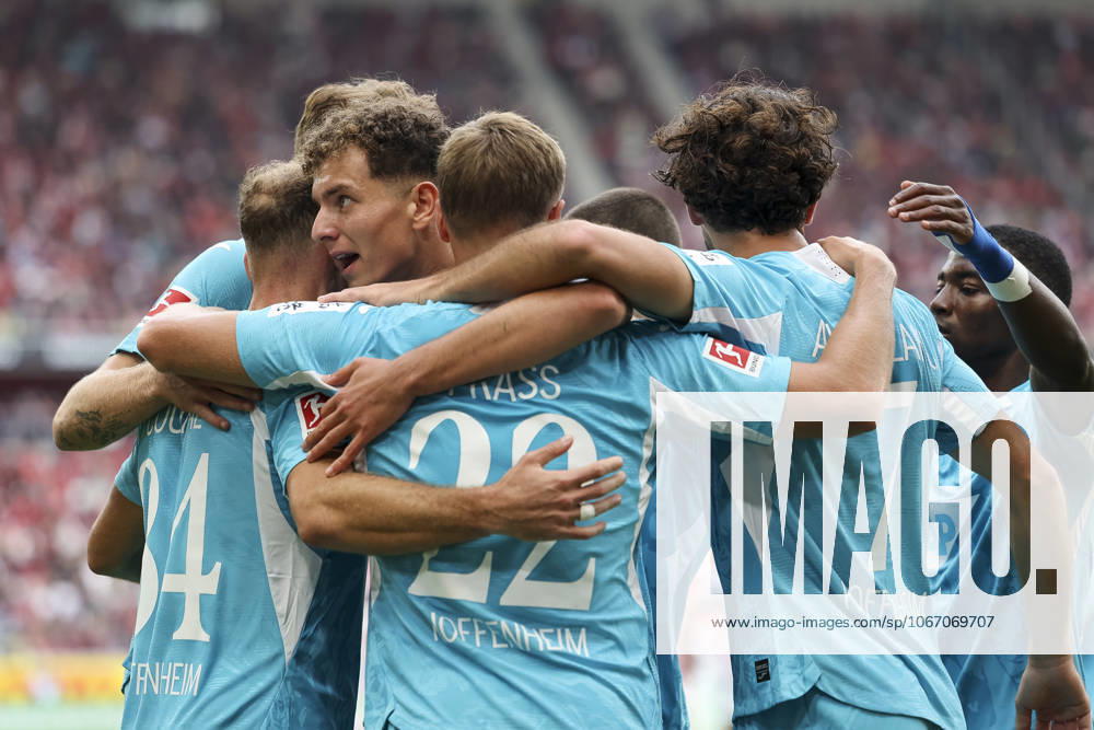 Torjubel TSG Hoffenheim beim 1:1 durch Fisnik Asllani (TSG Hoffenheim, 11) , Deutschland, Fussball, 1. Bundesliga, 5.Spieltag, 2025 2026, SC Freiburg vs. TSG 1899 Hoffenheim, 28.09.2025, Europa-Park Stadion, Freiburg im Breisgau, Deutschland Freiburg im Breisgau Europa-Park Stadion Baden-Württemberg Deutschland