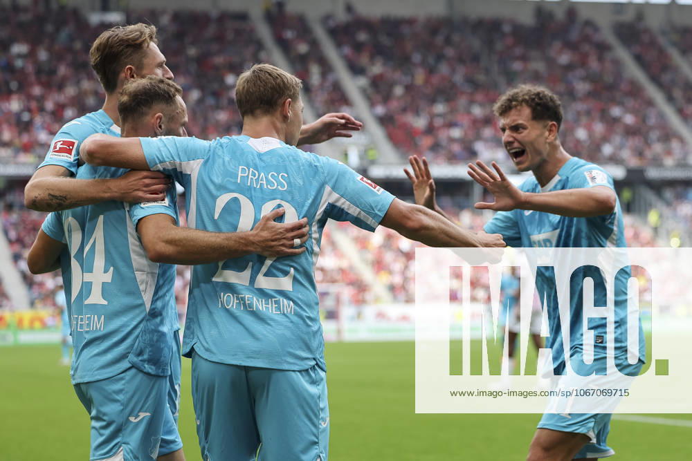 Torjubel TSG Hoffenheim beim 1:1 durch Fisnik Asllani (TSG Hoffenheim, 11) , Deutschland, Fussball, 1. Bundesliga, 5.Spieltag, 2025 2026, SC Freiburg vs. TSG 1899 Hoffenheim, 28.09.2025, Europa-Park Stadion, Freiburg im Breisgau, Deutschland Freiburg im Breisgau Europa-Park Stadion Baden-Württemberg Deutschland