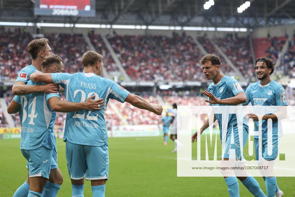 Torjubel TSG Hoffenheim beim 1:1 durch Fisnik Asllani (TSG Hoffenheim, 11) , Deutschland, Fussball, 1. Bundesliga, 5.Spieltag, 2025 2026, SC Freiburg vs. TSG 1899 Hoffenheim, 28.09.2025, Europa-Park Stadion, Freiburg im Breisgau, Deutschland Freiburg im Breisgau Europa-Park Stadion Baden-Württemberg Deutschland
