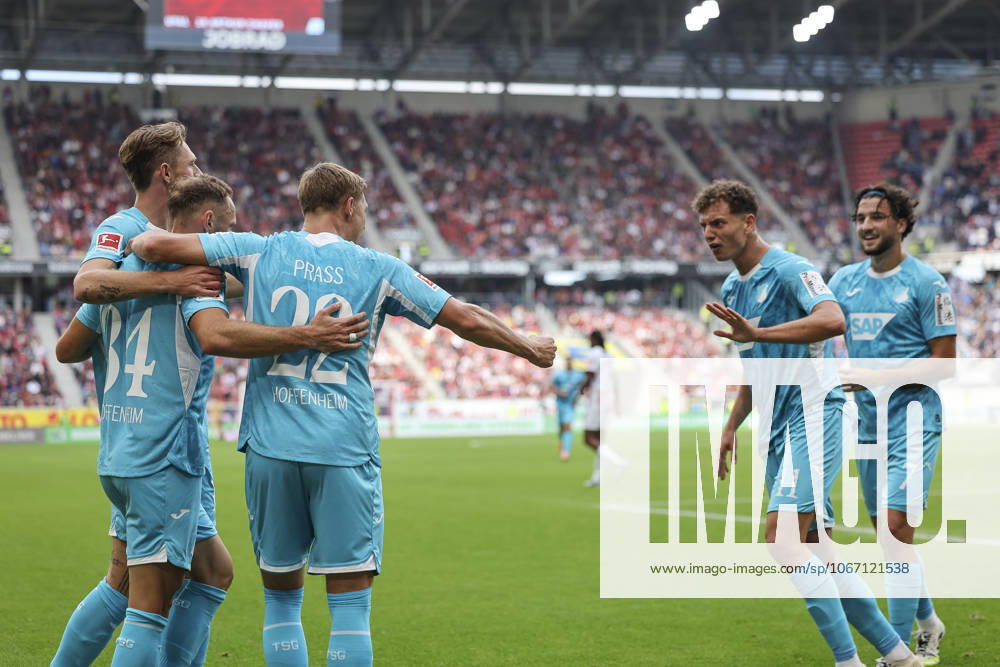 Torjubel TSG Hoffenheim beim 1:1 durch Fisnik Asllani (TSG Hoffenheim, 11) , Deutschland, Fussball, 1. Bundesliga, 5.Spieltag, 2025 2026, SC Freiburg vs. TSG 1899 Hoffenheim, 28.09.2025, Europa-Park Stadion, Freiburg im Breisgau, Deutschland Freiburg im Breisgau Europa-Park Stadion Baden-Württemberg Deutschland