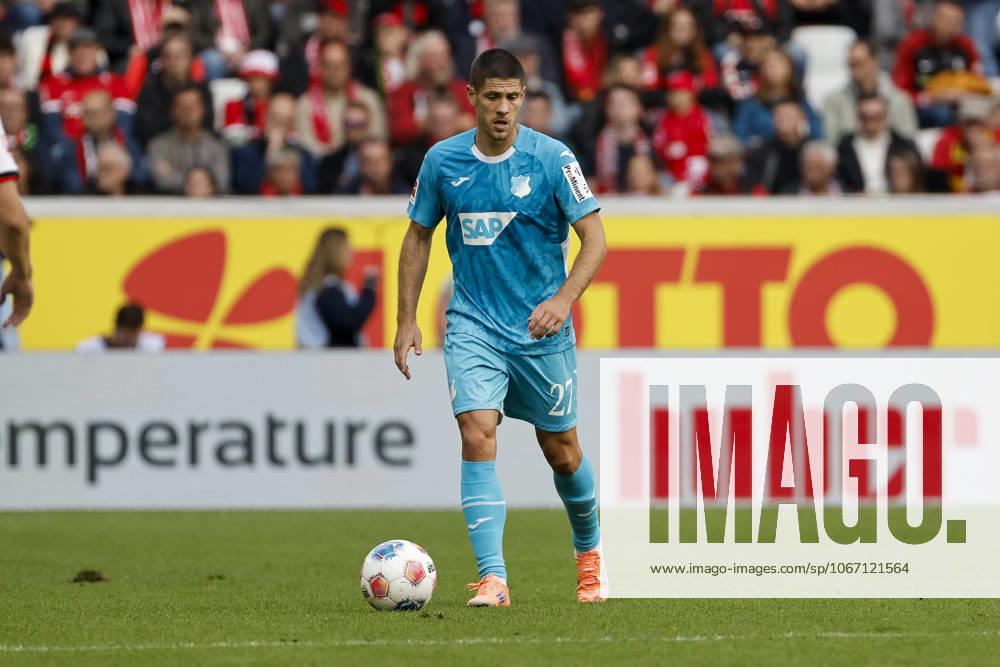 Andrej Kramaric (TSG Hoffenheim, 27) am Ball , Deutschland, Fussball, 1. Bundesliga, 5.Spieltag, 2025 2026, SC Freiburg vs. TSG 1899 Hoffenheim, 28.09.2025, Europa-Park Stadion, Freiburg im Breisgau, Deutschland Freiburg im Breisgau Europa-Park Stadion Baden-Württemberg Deutschland