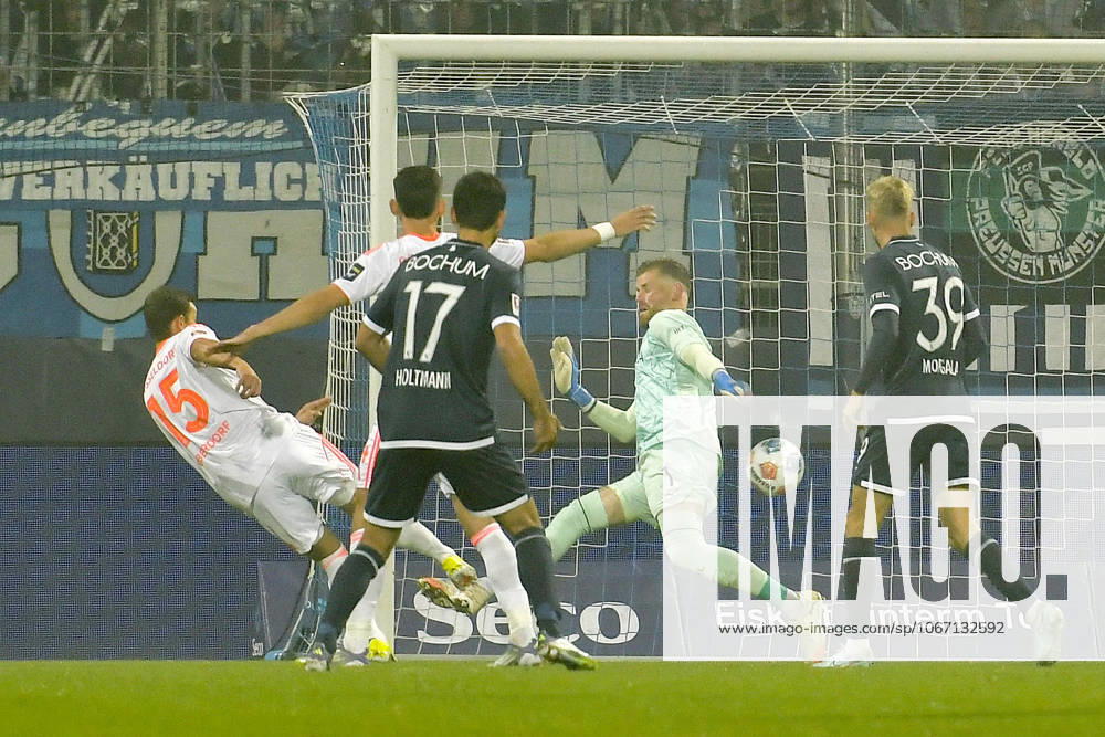 Tim Oberdorf (Duesseldorf 15) erzielt das Tor zum 0:1 27.09.2025 Fussball VfL Bochum vs Fortuna Duesseldorf, Vonovia Ruhrstadion, Bochum, DFB DFL REGULATIONS PROHIBIT ANY USE OF PHOTOGRAPHS AS IMAGE SEQUENCES AND OR QUASI-VIDEO