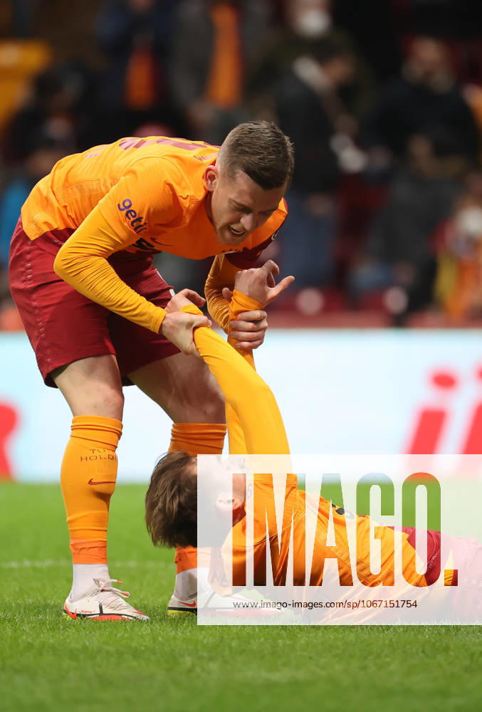 Galatasaray v Kasimpasa - Turkish Super Lig ISTANBUL, TURKIYE - JANUARY 20: Kerem Aktukoglu of Galatasaray is being consoled by his team mate Alexandru Cicaldau during Turkish Super Lig week 22 soccer match between Galatasaray and Kasimpasa in Istanbul, Turkiye on January 20, 2022. Istanbul Turkey. Editorial use only. Please get in touch for any other usage.