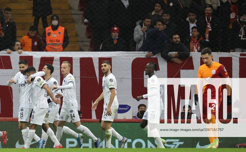Galatasaray v Kasimpasa - Turkish Super Lig ISTANBUL, TURKIYE - JANUARY 20: Kasimpasa players celebrate a goal during Turkish Super Lig week 22 soccer match between Galatasaray and Kasimpasa in Istanbul, Turkiye on January 20, 2022. Istanbul Turkey. Editorial use only. Please get in touch for any other usage.