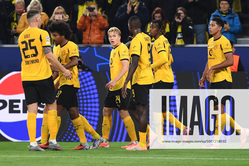 Daniel Svensson (Borussia Dortmund) Torjubel, jubelt mit seiner Mannschaft nach dem Treffer zum 1:0 waehrend des Spiels der UEFA Champions League 2025 26, 2. Spieltag Ligaphase zwischen Borussia Dortmund und Athletic Club Bilbao, SIGNAL IDUNA PARK am 01. October 2025 in Dortmund, Deutschland. (Foto von Ralf Treese DeFodi Images) +++ Daniel Svensson (Borussia Dortmund) Torjubel, jubelt mit seiner Mannschaft nach dem Treffer zum 1:0 during the UEFA Champions League 2025 26 League Phase MD2 match between Borussia Dortmund and Athletic Club at BVB Stadion Dortmund on October 1, 2025 in Dortmund, Germany. (Photo by Ralf Treese DeFodi Images) Daniel Svensson Borussia Dortmund goal celebration, celebrates with his team after scoring 1 0 during the UEFA Champions League 2025 26 League Phase MD2 match between Borussia Dortmund and Athletic Club Bilbao at BVB Stadion Dortmund on October 1, 2025, Dortmund, Germany Photo by Ralf Treese DeFodi Images Daniel Svensson Borussia Dortmund goal celebration, celebrates with his team after scoring 1 0 during the UEFA Champions League 2025 26 League Phase MD2 match between Borussia Dortmund and Athletic Club at BVB Stadion Dortmund on October 1, 2025 in Dortmund, Germany Photo by Ralf Treese DeFodi Images