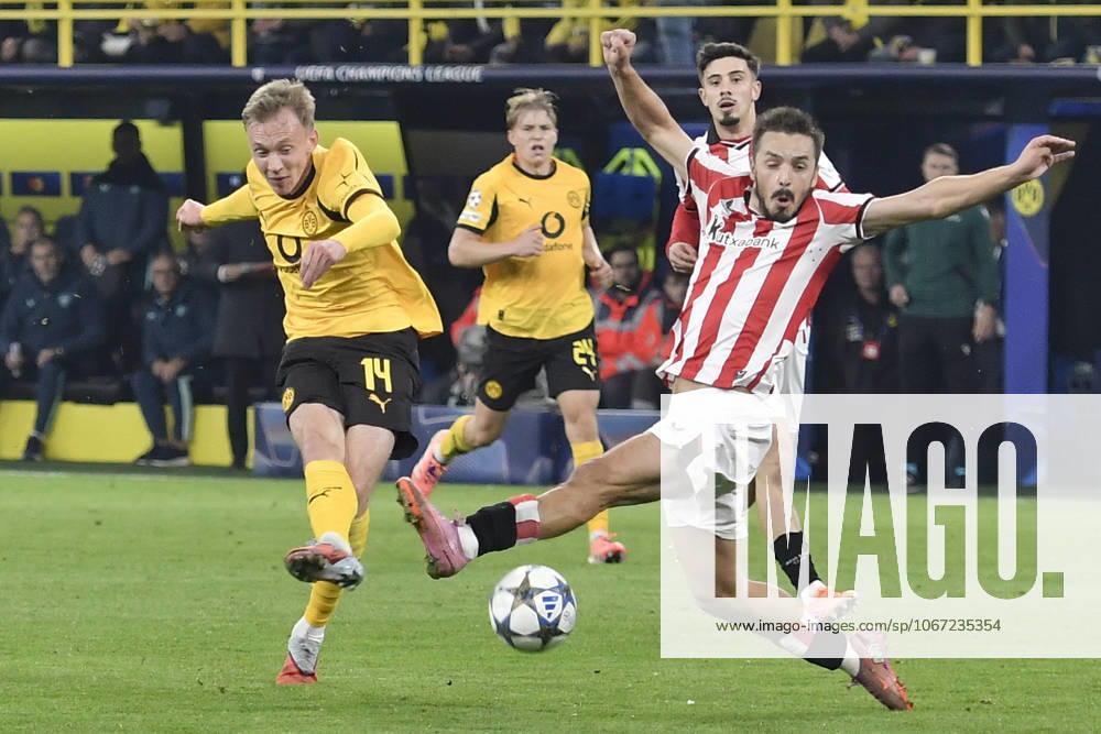 V. li. im Zweikampf Maximilian Beier (Dortmund 14) Andoni Gorosabel (Bilbao 2) 01.04.2025 Fussball, Champions League, Borussia Dortmund vs Athletic Club de Bilbao, Signal Iduna Park, Dortmund,