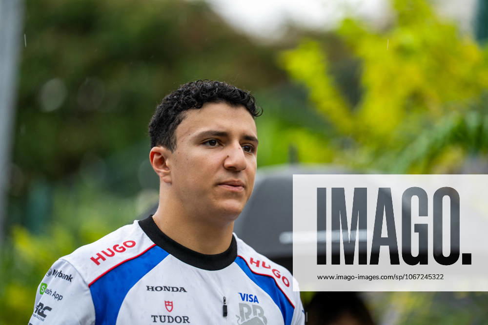 Formula 1 Singapore Airlines Singapore Grand Prix - Arrivals Isack Hadjar (Fra) of Racing Bulls (RB) 6 entering the paddock on Thursday (Media Day) during Formula 1 Singapore Airlines Singapore Grand Prix 2025 at the Marina Bay Street Circuit Singapore on October 2, 2025. Photo by Antoine Lapeyre ABACAPRESS.COM Singapore Singapore