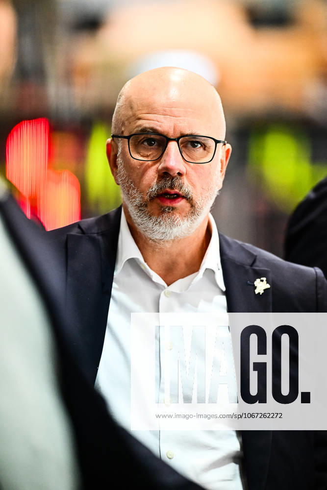 Stefan Nyman (Cheftrainer, Headcoach, Iserlohn Roosters), GER, Iserlohn Roosters vs. Loewen Frankfurt, Eishockey, Penny-DEL, 7. Spieltag, Spielzeit 2025 2026, 02.10.2025, GER, Iserlohn Roosters vs. Loewen Frankfurt, Eishockey, Penny-DEL, 7. Spieltag, Spielzeit 2025 2026, 02.10.2025 Iserlohn