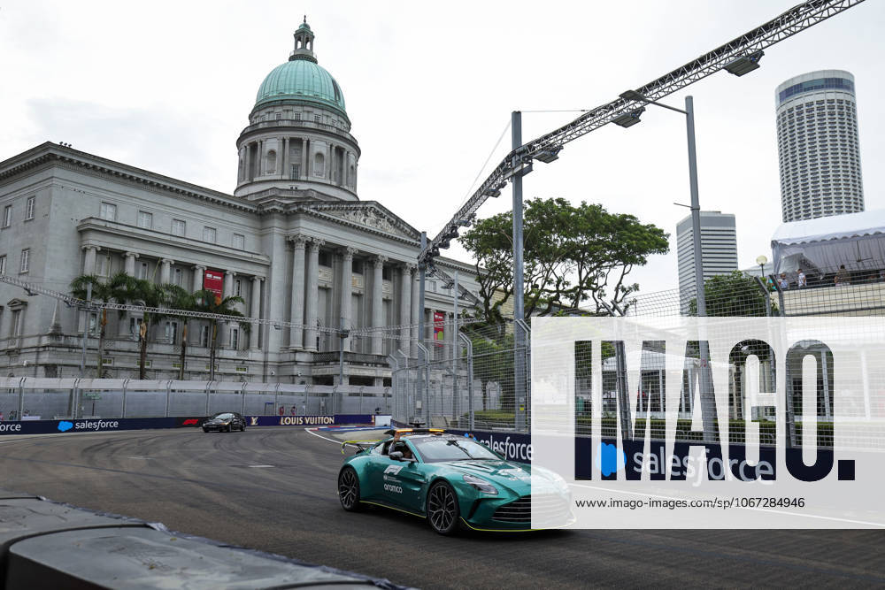 F1 - SINGAPORE GRAND PRIX 2025 Safety Car during the 2025 Formula 1 Singapore Grand Prix, 18th round of the 2025 FIA Formula One World Championship, WM, Weltmeisterschaft from October 3 to 5, 2025 on the Marina Bay Street Circuit, in Singapore - SingaporeSingapore