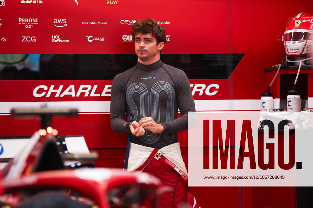 F1 - SINGAPORE GRAND PRIX 2025 LECLERC Charles (mco), Scuderia Ferrari SF-25, portrait during the 2025 Formula 1 Singapore Grand Prix, 18th round of the 2025 FIA Formula One World Championship, WM, Weltmeisterschaft from October 3 to 5, 2025 on the Marina Bay Street Circuit, in Singapore - SingaporeSingapore