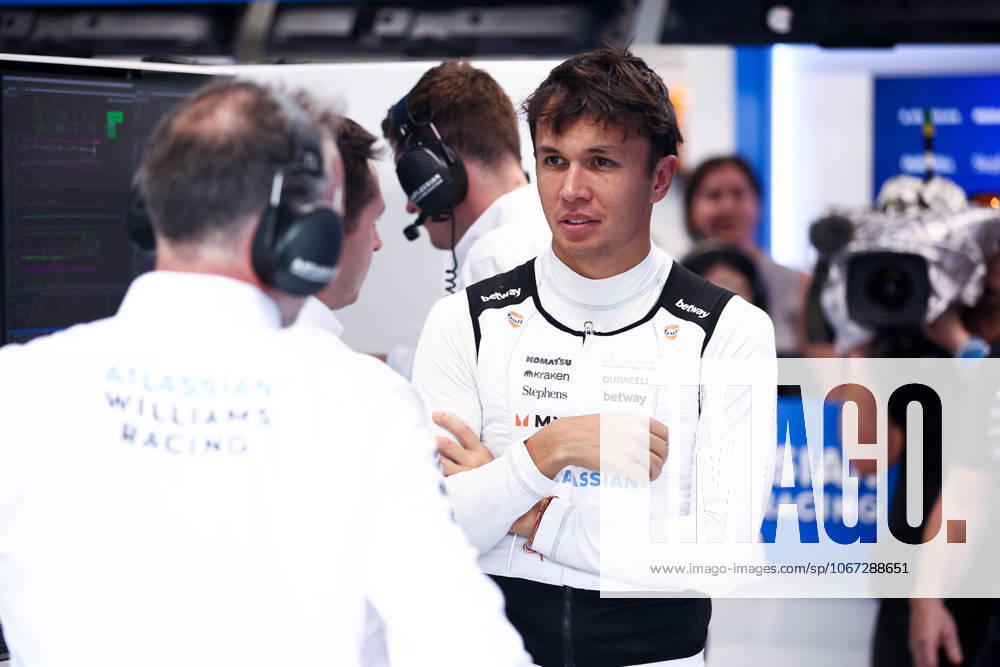F1 - SINGAPORE GRAND PRIX 2025 ALBON Alexander (tha), Williams Racing FW47, portrait during the 2025 Formula 1 Singapore Grand Prix, 18th round of the 2025 FIA Formula One World Championship, WM, Weltmeisterschaft from October 3 to 5, 2025 on the Marina Bay Street Circuit, in Singapore - SingaporeSingapore