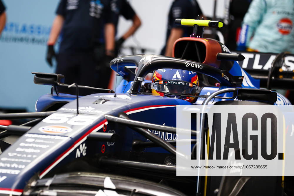 F1 - SINGAPORE GRAND PRIX 2025 55 SAINZ Carlos (spa), Williams Racing FW47, action during the 2025 Formula 1 Singapore Grand Prix, 18th round of the 2025 FIA Formula One World Championship, WM, Weltmeisterschaft from October 3 to 5, 2025 on the Marina Bay Street Circuit, in Singapore - SingaporeSingapore
