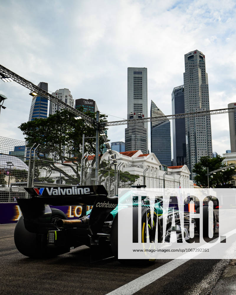 F1 - SINGAPORE GRAND PRIX 2025 18 STROLL Lance (can), Aston Martin F1 Team AMR25, action during the 2025 Formula 1 Singapore Grand Prix, 18th round of the 2025 FIA Formula One World Championship, WM, Weltmeisterschaft from October 3 to 5, 2025 on the Marina Bay Street Circuit, in Singapore - SingaporeSingapore