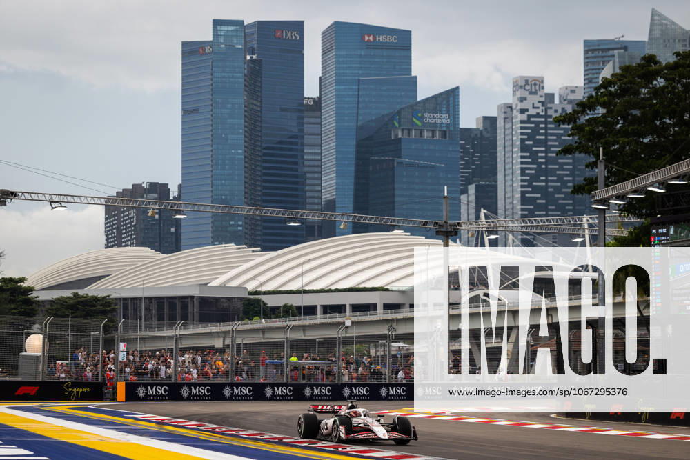 F1 - SINGAPORE GRAND PRIX 2025 31 OCON Esteban (fra), Haas F1 Team VF-25 Ferrari, action during the 2025 Formula 1 Singapore Grand Prix, 18th round of the 2025 FIA Formula One World Championship, WM, Weltmeisterschaft from October 3 to 5, 2025 on the Marina Bay Street Circuit, in Singapore - SingaporeSingapore