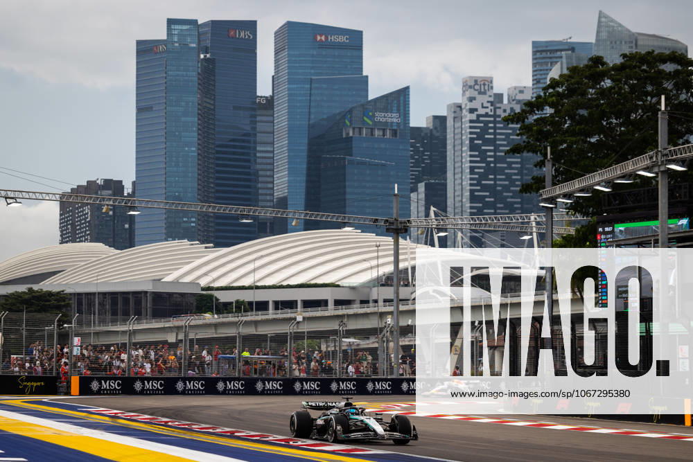 F1 - SINGAPORE GRAND PRIX 2025 63 RUSSELL George (gbr), Mercedes AMG F1 Team W16, action during the 2025 Formula 1 Singapore Grand Prix, 18th round of the 2025 FIA Formula One World Championship, WM, Weltmeisterschaft from October 3 to 5, 2025 on the Marina Bay Street Circuit, in Singapore - SingaporeSingapore
