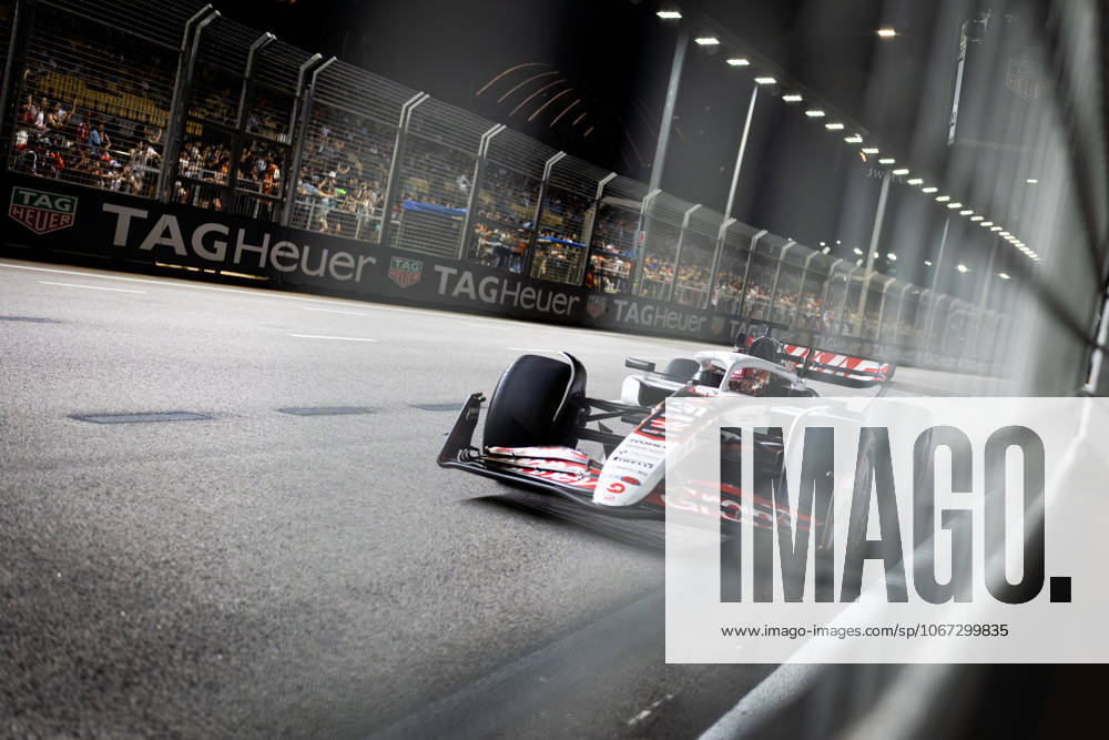 F1 - SINGAPORE GRAND PRIX 2025 31 OCON Esteban (fra), Haas F1 Team VF-25 Ferrari, action during the 2025 Formula 1 Singapore Grand Prix, 18th round of the 2025 FIA Formula One World Championship, WM, Weltmeisterschaft from October 3 to 5, 2025 on the Marina Bay Street Circuit, in Singapore - SingaporeSingapore