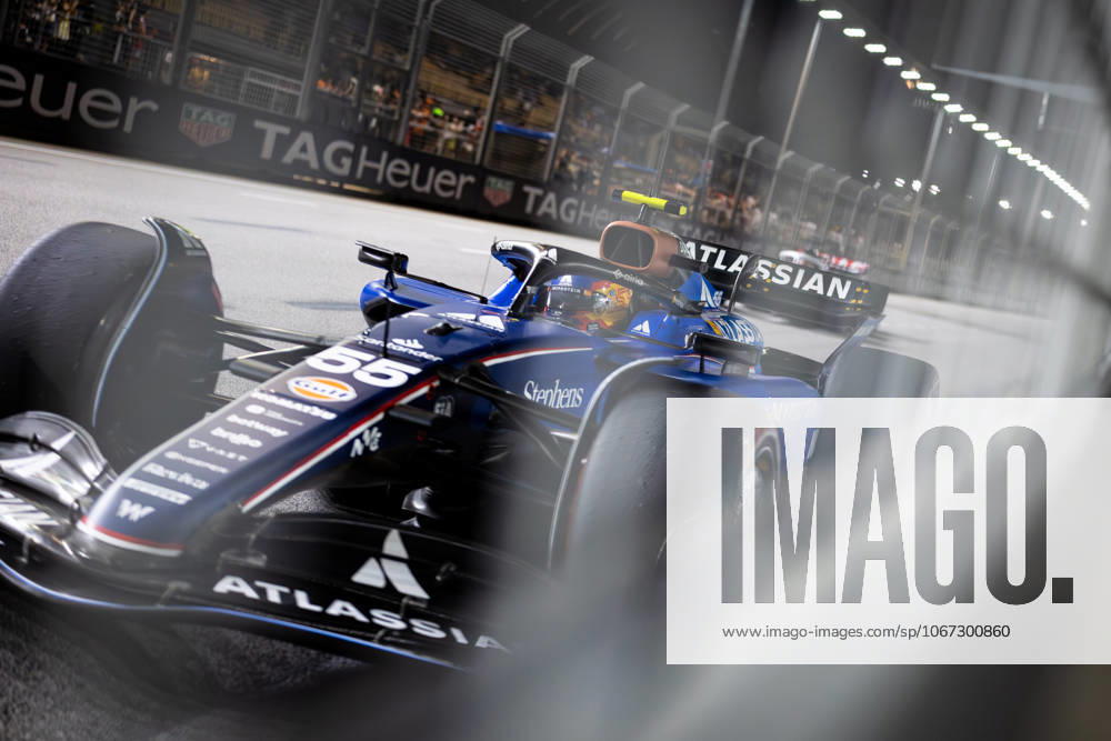 F1 - SINGAPORE GRAND PRIX 2025 55 SAINZ Carlos (spa), Williams Racing FW47, action during the 2025 Formula 1 Singapore Grand Prix, 18th round of the 2025 FIA Formula One World Championship, WM, Weltmeisterschaft from October 3 to 5, 2025 on the Marina Bay Street Circuit, in Singapore - SingaporeSingapore