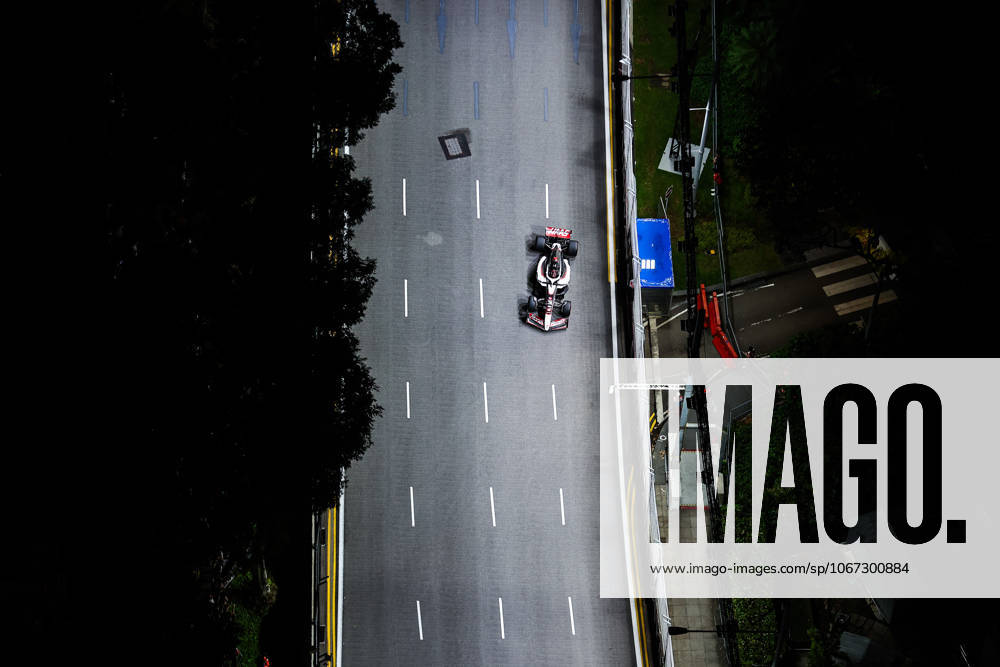 F1 - SINGAPORE GRAND PRIX 2025 31 OCON Esteban (fra), Haas F1 Team VF-25 Ferrari, action during the 2025 Formula 1 Singapore Grand Prix, 18th round of the 2025 FIA Formula One World Championship, WM, Weltmeisterschaft from October 3 to 5, 2025 on the Marina Bay Street Circuit, in Singapore - SingaporeSingapore