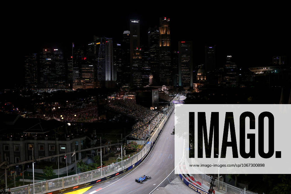 F1 - SINGAPORE GRAND PRIX 2025 55 SAINZ Carlos (spa), Williams Racing FW47, action during the 2025 Formula 1 Singapore Grand Prix, 18th round of the 2025 FIA Formula One World Championship, WM, Weltmeisterschaft from October 3 to 5, 2025 on the Marina Bay Street Circuit, in Singapore - SingaporeSingapore