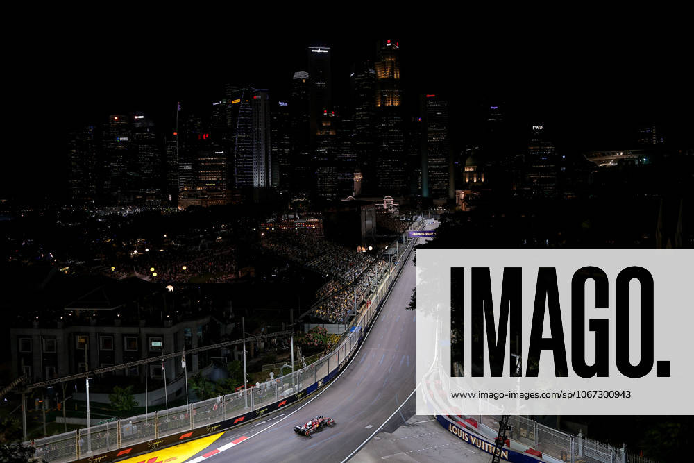 F1 - SINGAPORE GRAND PRIX 2025 16 LECLERC Charles (mco), Scuderia Ferrari SF-25, action during the 2025 Formula 1 Singapore Grand Prix, 18th round of the 2025 FIA Formula One World Championship, WM, Weltmeisterschaft from October 3 to 5, 2025 on the Marina Bay Street Circuit, in Singapore - SingaporeSingapore