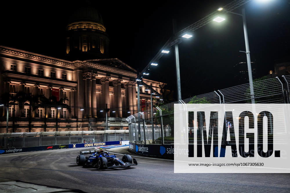 2025 Formula One Singapore Grand Prix Marina Bay Street Circuit, Singapore, Singapore. 3.October.2025; Carlos Sainz Jr of Spain and Williams Racing during Free Practice 2 Formula One Singapore Grand Prix (Photo by Jay Hirano) Singapore Marina Bay Street Circuit Singapore