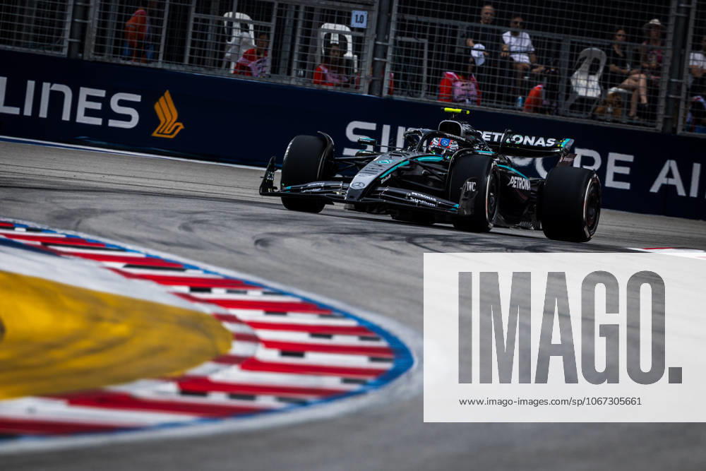 2025 Formula One Singapore Grand Prix Marina Bay Street Circuit, Singapore, Singapore. 3.October.2025; Andrea Kimi Antonelli of Italy and Mercedes-AMG PETRONAS F1 Team during Free Practice 1 Formula One Singapore Grand Prix (Photo by Jay Hirano) Singapore Marina Bay Street Circuit Singapore