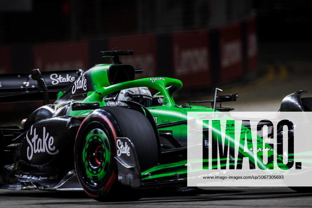 2025 Formula One Singapore Grand Prix Marina Bay Street Circuit, Singapore, Singapore. 3.October.2025; Nico Hulkenberg of Germany and Stake F1 Team Kick Sauber during Free Practice 2 Formula One Singapore Grand Prix (Photo by Jay Hirano) Singapore Marina Bay Street Circuit Singapore