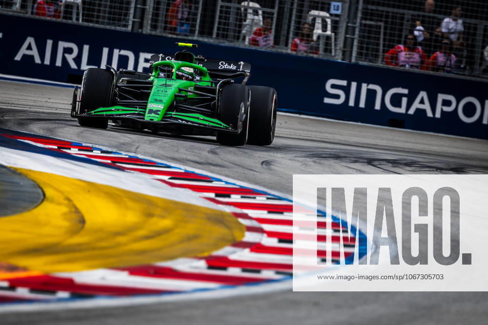 2025 Formula One Singapore Grand Prix Marina Bay Street Circuit, Singapore, Singapore. 3.October.2025; Gabriel Bortoleto of Brazil and Stake F1 Team Kick Sauber during Free Practice 1 Formula One Singapore Grand Prix (Photo by Jay Hirano) Singapore Marina Bay Street Circuit Singapore