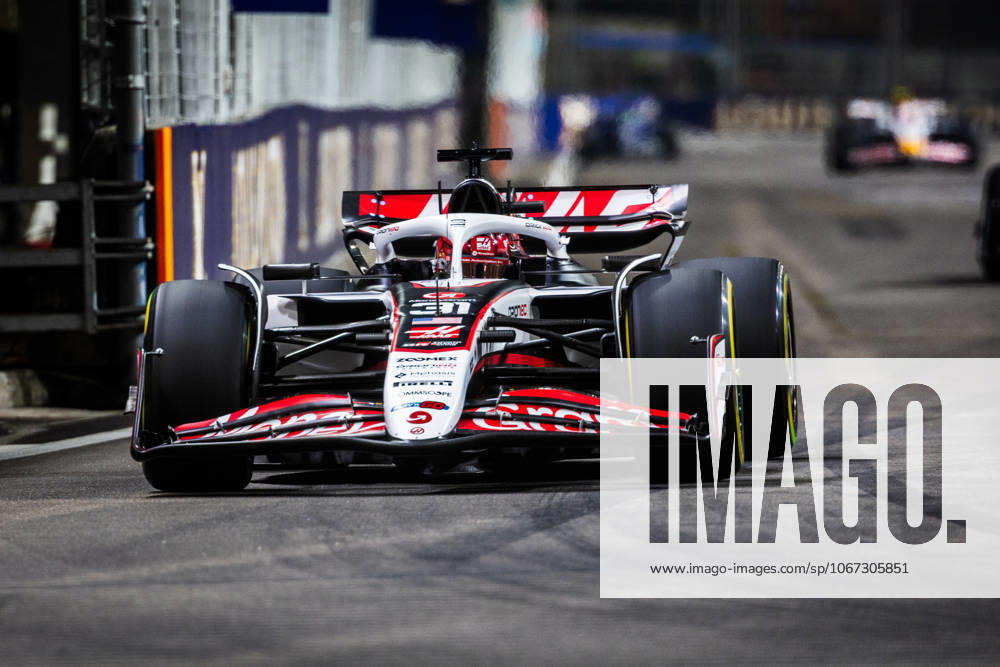 2025 Formula One Singapore Grand Prix Marina Bay Street Circuit, Singapore, Singapore. 3.October.2025; Esteban Ocon of France and MoneyGram Haas F1 Team during Free Practice 2 Formula One Singapore Grand Prix (Photo by Jay Hirano) Singapore Marina Bay Street Circuit Singapore