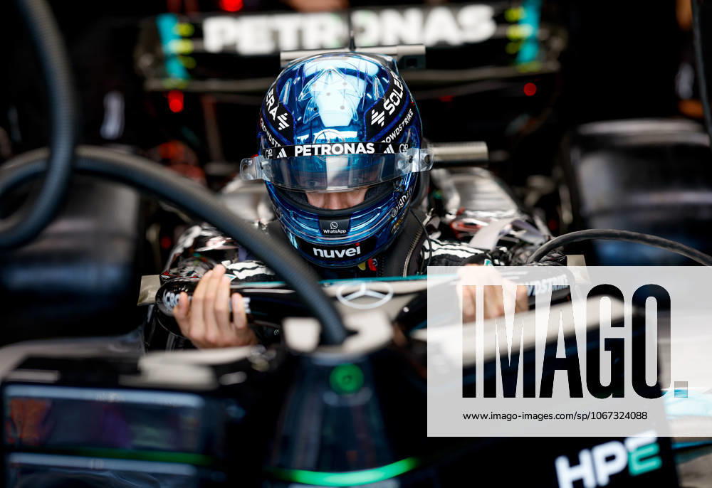 F1 - SINGAPORE GRAND PRIX 2025 RUSSELL George (gbr), Mercedes AMG F1 Team W16, portrait during the 2025 Formula 1 Singapore Grand Prix, 18th round of the 2025 FIA Formula One World Championship, WM, Weltmeisterschaft from October 3 to 5, 2025 on the Marina Bay Street Circuit, in Singapore - SingaporeSingapore