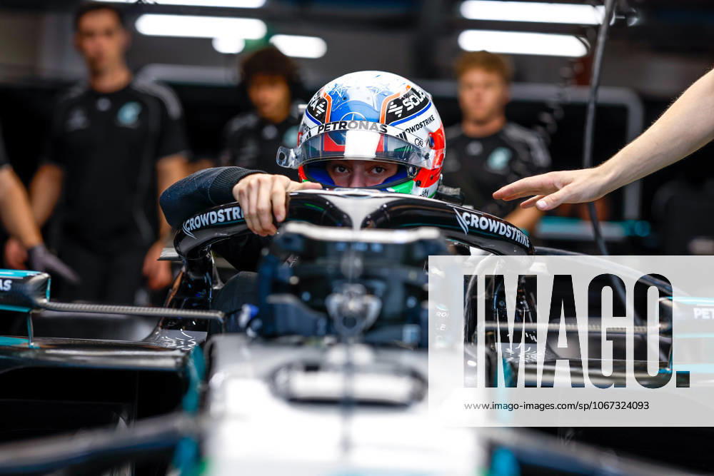 F1 - SINGAPORE GRAND PRIX 2025 KIMI ANTONELLI Andrea (ita), Mercedes AMG F1 Team W16, portrait during the 2025 Formula 1 Singapore Grand Prix, 18th round of the 2025 FIA Formula One World Championship, WM, Weltmeisterschaft from October 3 to 5, 2025 on the Marina Bay Street Circuit, in Singapore - SingaporeSingapore