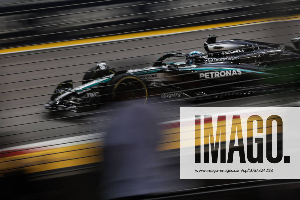 F1 - SINGAPORE GRAND PRIX 2025 63 RUSSELL George (gbr), Mercedes AMG F1 Team W16, action during the 2025 Formula 1 Singapore Grand Prix, 18th round of the 2025 FIA Formula One World Championship, WM, Weltmeisterschaft from October 3 to 5, 2025 on the Marina Bay Street Circuit, in Singapore - SingaporeSingapore