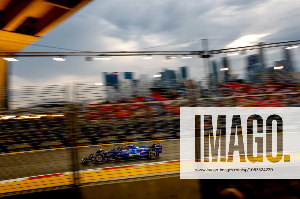 F1 - SINGAPORE GRAND PRIX 2025 55 SAINZ Carlos (spa), Williams Racing FW47, action during the 2025 Formula 1 Singapore Grand Prix, 18th round of the 2025 FIA Formula One World Championship, WM, Weltmeisterschaft from October 3 to 5, 2025 on the Marina Bay Street Circuit, in Singapore - SingaporeSingapore