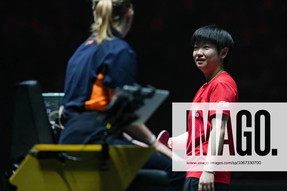 (251004) -- BEIJING, Oct. 4, 2025 -- Sun Yingsha reacts during the women s singles semifinal match between Sun Yingsha of China and Chen Xingtong of China at 2025 World Table tennis, Tischtennis (WTT) China Smash in Beijing, China, Oct. 4, 2025. ) (SP)CHINA-BEIJING-TABLE TENNIS-WTT-CHINA SMASH-WOMEN S SINGLES-SEMIFINAL(CN) SunxFei