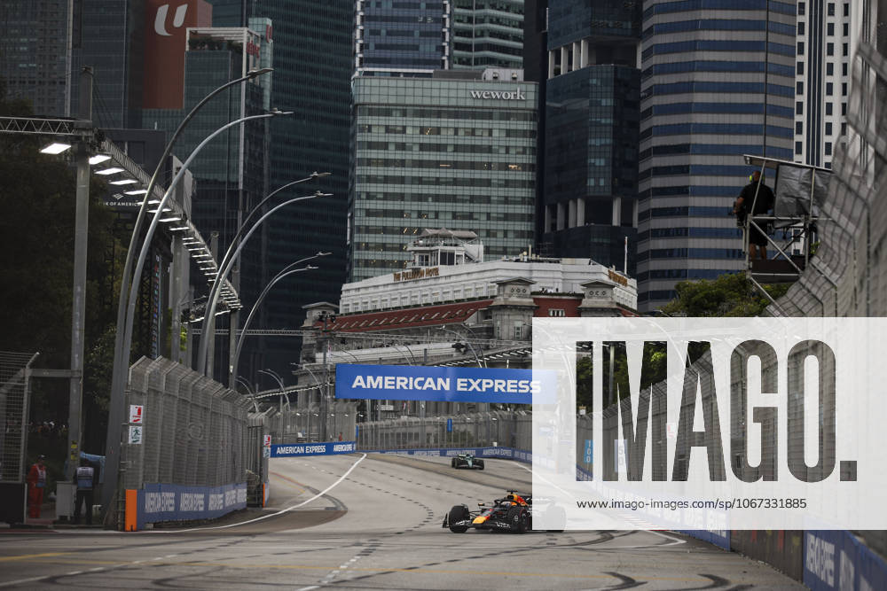 F1 - SINGAPORE GRAND PRIX 2025 01 VERSTAPPEN Max (nld), Red Bull Racing RB21, action during the 2025 Formula 1 Singapore Grand Prix, 18th round of the 2025 FIA Formula One World Championship, WM, Weltmeisterschaft from October 3 to 5, 2025 on the Marina Bay Street Circuit, in Singapore - SingaporeSingapore
