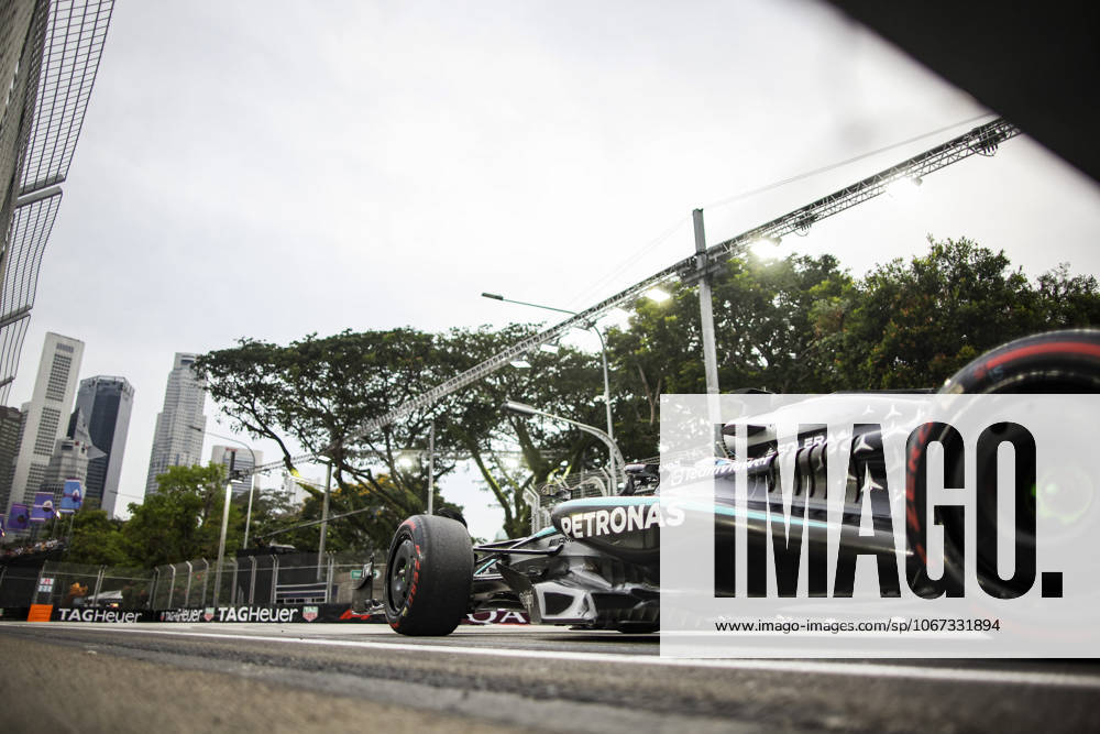 F1 - SINGAPORE GRAND PRIX 2025 63 RUSSELL George (gbr), Mercedes AMG F1 Team W16, action during the 2025 Formula 1 Singapore Grand Prix, 18th round of the 2025 FIA Formula One World Championship, WM, Weltmeisterschaft from October 3 to 5, 2025 on the Marina Bay Street Circuit, in Singapore - SingaporeSingapore