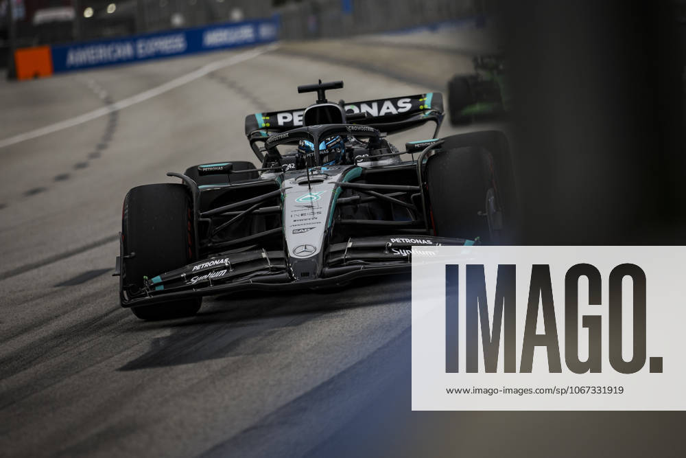 F1 - SINGAPORE GRAND PRIX 2025 63 RUSSELL George (gbr), Mercedes AMG F1 Team W16, action during the 2025 Formula 1 Singapore Grand Prix, 18th round of the 2025 FIA Formula One World Championship, WM, Weltmeisterschaft from October 3 to 5, 2025 on the Marina Bay Street Circuit, in Singapore - SingaporeSingapore