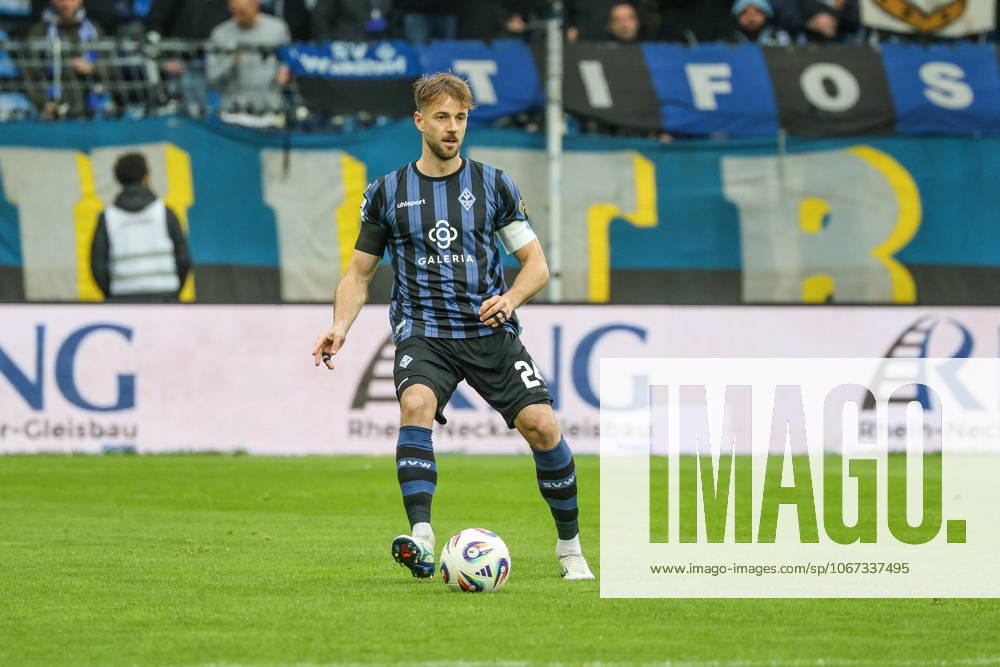 Lukas Klünter (SV Waldhof Mannheim, 24) Fussball: 3. Liga, 10. Spieltag, SV Waldhof Mannheim vs. VfL Osnabrück am 04.10.2025 in Mannheim (Carl-Benz-Stadion), Deutschland Mannheim Carl-Benz-Stadion Deutschland