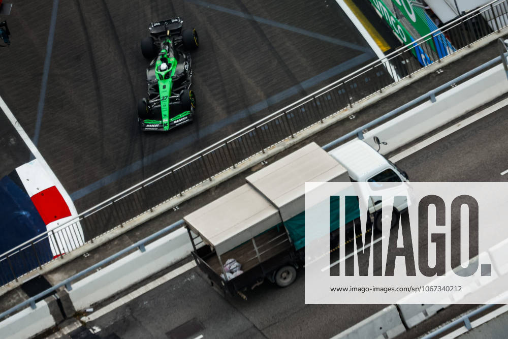 F1 - SINGAPORE GRAND PRIX 2025 27 HULKENBERG Nico (ger), Stake F1 Team Kick C45, action during the 2025 Formula 1 Singapore Grand Prix, 18th round of the 2025 FIA Formula One World Championship, WM, Weltmeisterschaft from October 3 to 5, 2025 on the Marina Bay Street Circuit, in Singapore - SingaporeSingapore