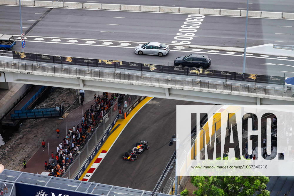 F1 - SINGAPORE GRAND PRIX 2025 01 VERSTAPPEN Max (nld), Red Bull Racing RB21, action during the 2025 Formula 1 Singapore Grand Prix, 18th round of the 2025 FIA Formula One World Championship, WM, Weltmeisterschaft from October 3 to 5, 2025 on the Marina Bay Street Circuit, in Singapore - SingaporeSingapore